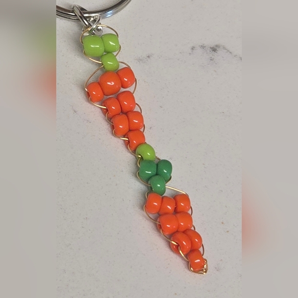 Easter Beaded Keychain Bunny, Carrots & Eggs - Picture 4 of 4